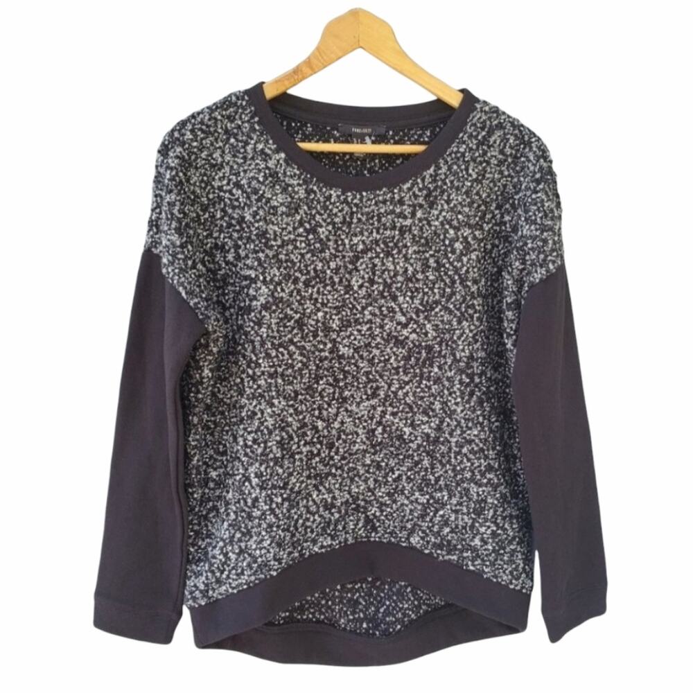 🔥Forever 21 Fuzzy Teddy Colorblock Sweatshirt NWT Women's Size Small Grey Black